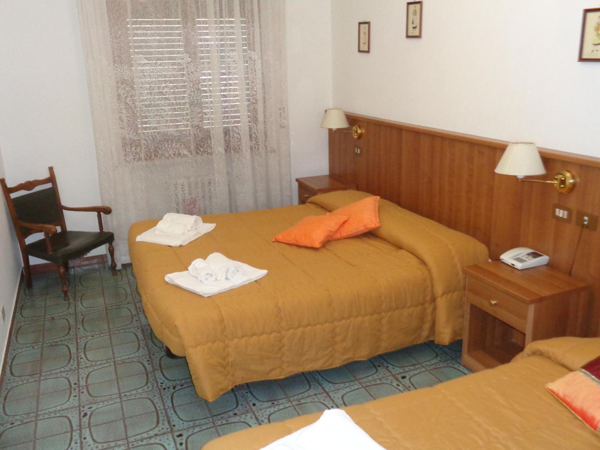 Hotel Rosati Chiusi Extérieur photo